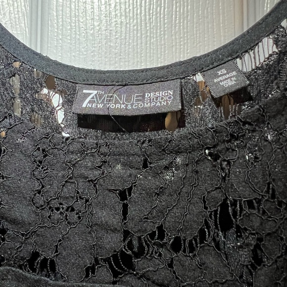 Black sleeveless blouse - Picture 2 of 2